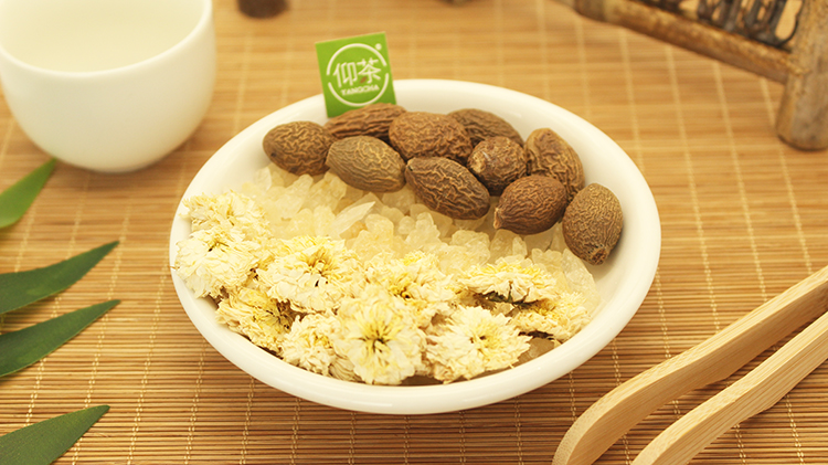 Bunga Krisan: Cantik di Mata, Menyehatkan di Cangkir